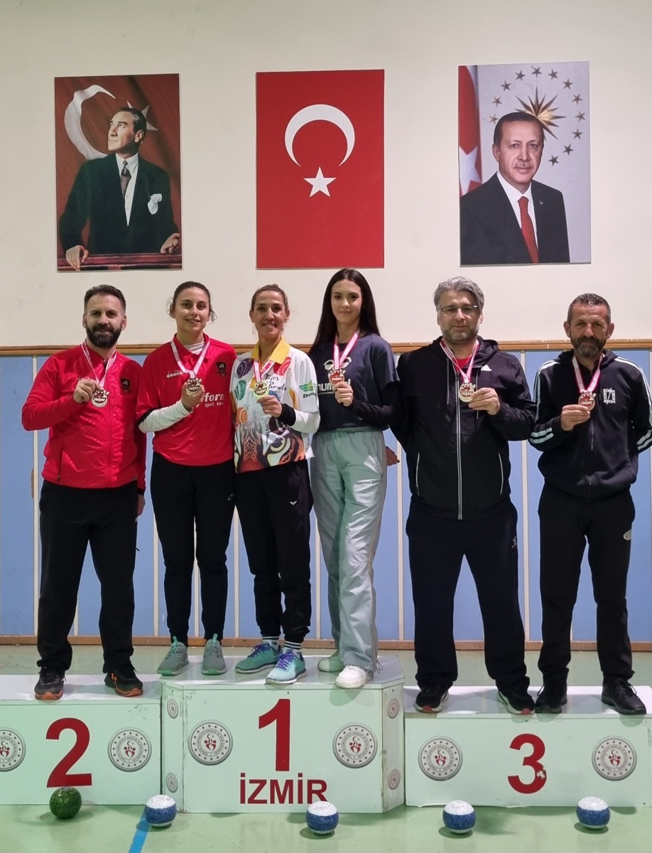 Türkiye Salon Çim Topu Şampiyonası İzmir'de Yapıldı