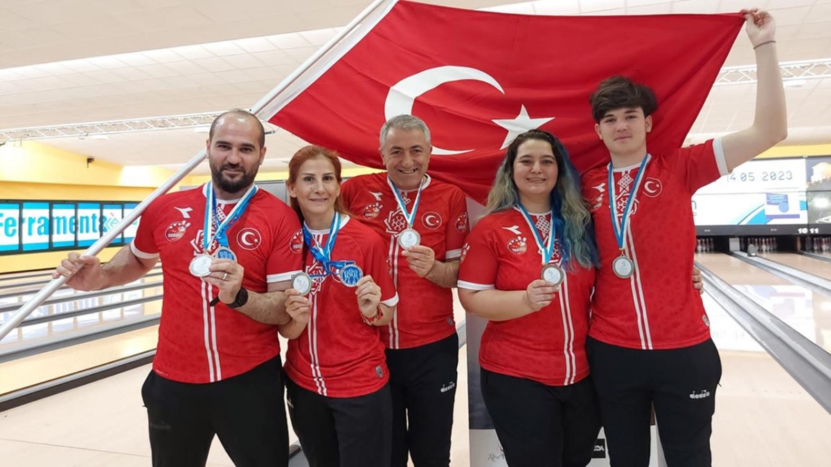 Akdeniz Bowling Şampiyonasında Madalyalarımız Geldi