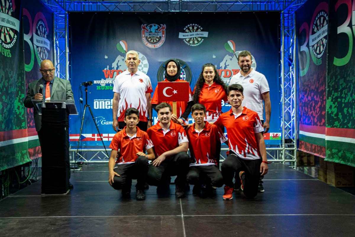 Avrupa Gençler Dart Şampiyonasında Kızlarımızdan büyük başarı